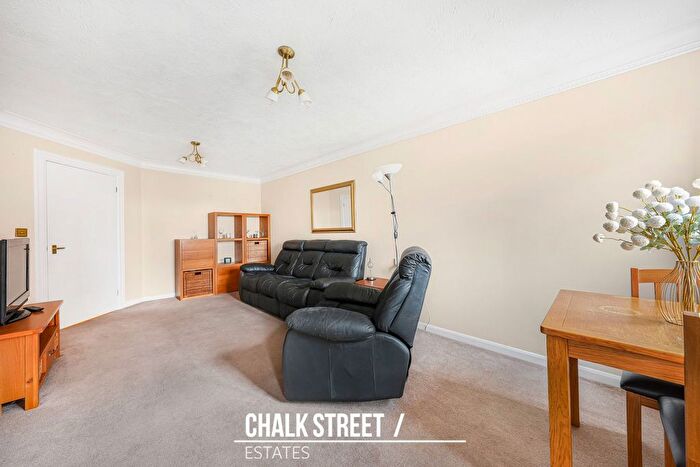 1 Bedroom Flat For Sale In Draper Court, Mavis Grove, Hornchurch, RM12