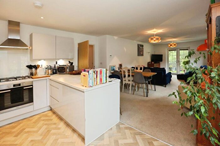 2 Bedroom Flat For Sale In Turnor Way, Eastleigh, SO50