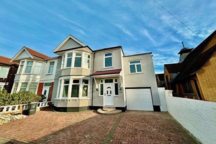 5 Bedroom Property To Rent In Goodmayes Lane, Ilford, IG3