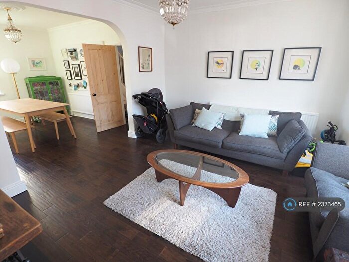 3 Bedroom End Of Terrace House To Rent In Friezewood Road, Bristol, BS3