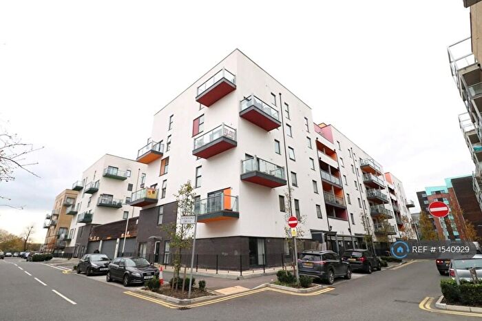 2 Bedroom Flat To Rent In Priory Court, Romford, RM7