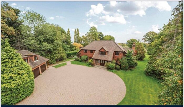 4 Bedroom Country House To Rent In Woodhill, Send, GU23