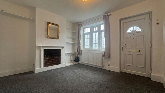 2 Bedroom House To Rent In Broad Street, Chesham, HP5