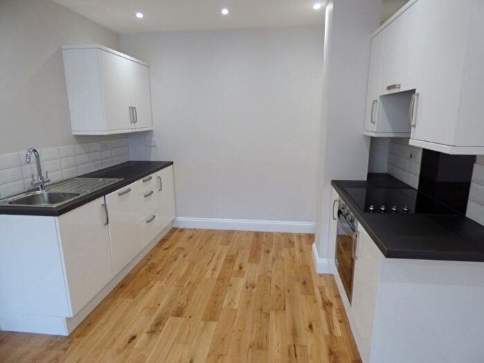 1 Bedroom Flat To Rent In Bridge Street, Leatherhead, KT22