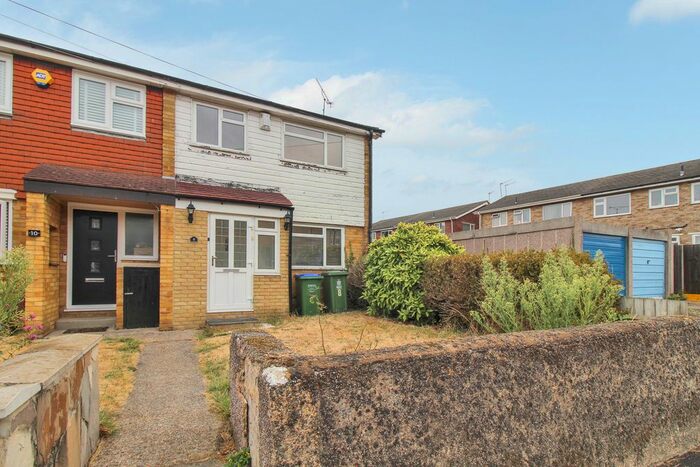 3 Bedroom End Of Terrace House To Rent In Heron Hill, Belvedere, DA17