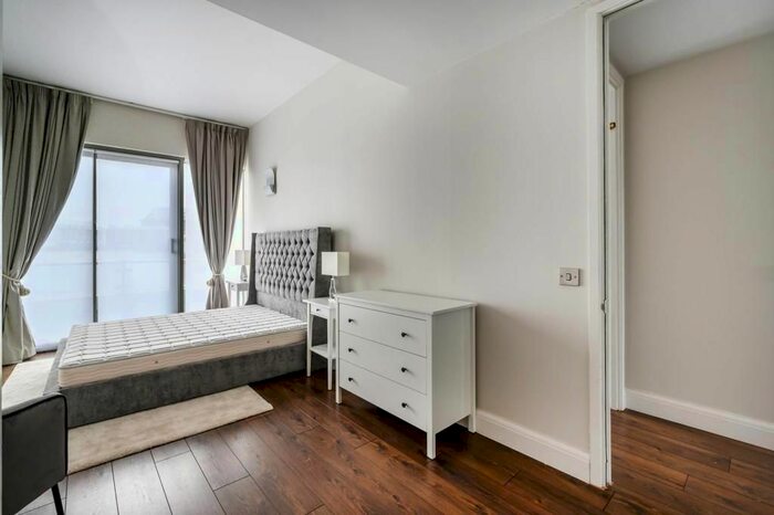 2 Bedroom Flat To Rent In City Road, Old Street, London, EC1V