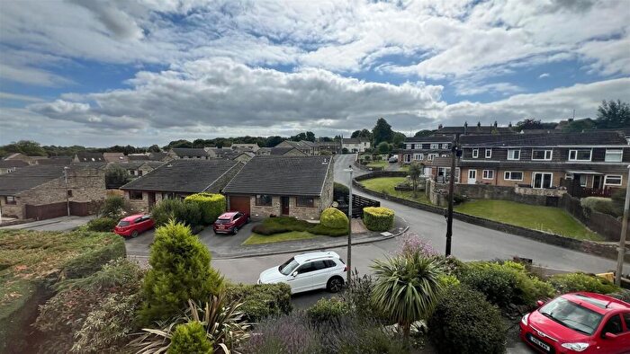 2 Bedroom End Of Terrace House To Rent In Yew Tree Road, Shepley, Huddersfield, HD8