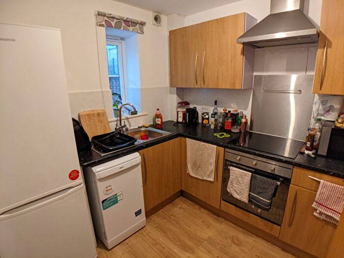 2 Bedroom Flat To Rent In Bed –, Mitford Road, Withington, M14