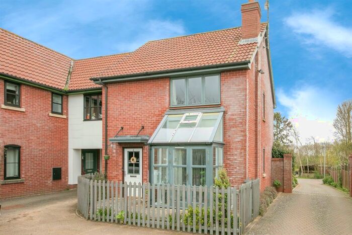 2 Bedroom Semi-Detached House For Sale In Gestingthorpe Road, Belchamp Walter, Sudbury, CO10