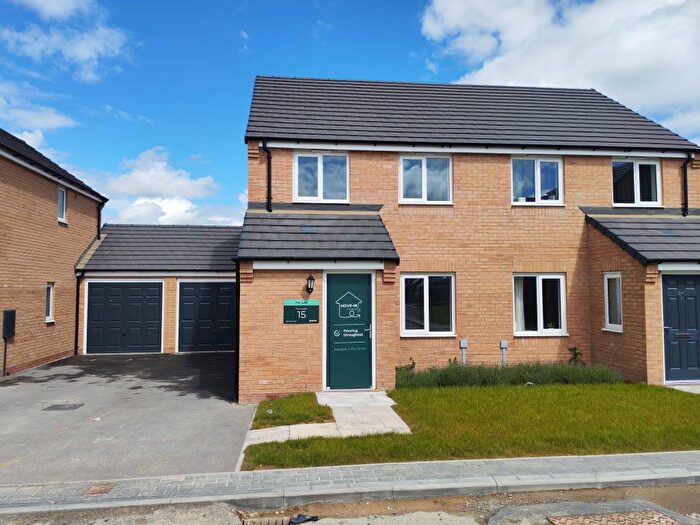 3 Bedroom Semi-detached House For Sale In Frickley Drive, South Elmsall, Pontefract, WF9