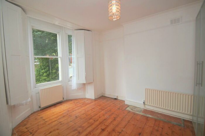 1 Bedroom Ground Flat To Rent In Vicarage Park, Plumstead, London, SE18