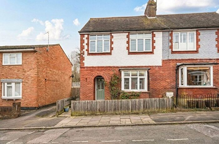 3 Bedroom Semi-detached House For Sale In Woodlands Road, Tonbridge, TN9