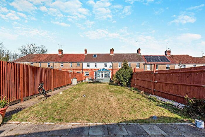 3 Bedroom Terraced House For Sale In Senlac Gardens, Battle, TN33