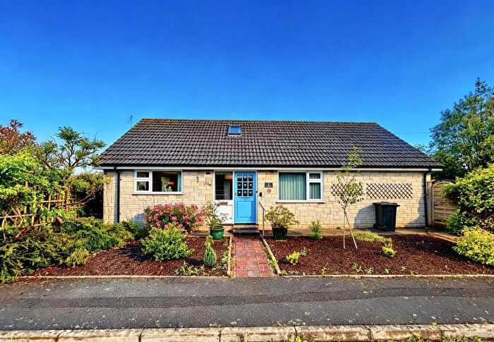 4 Bedroom Bungalow For Sale In Lovells Mead, Marnhull, DT10