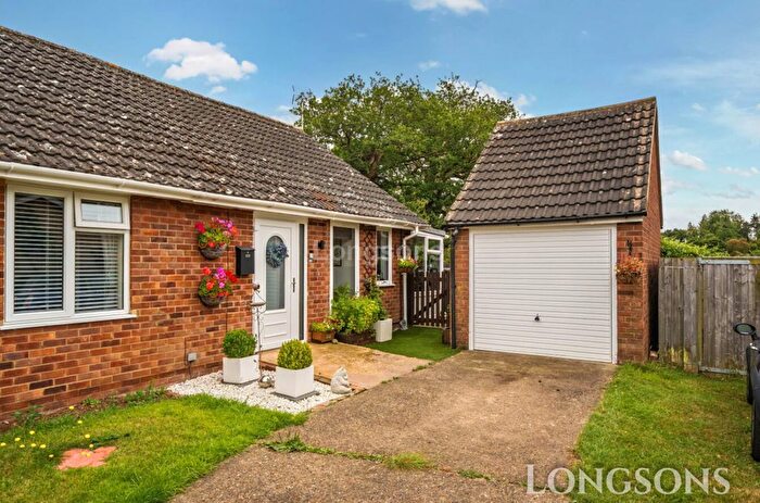 2 Bedroom Semi-detached Bungalow For Sale In Parklands Avenue, Shipdham, IP25