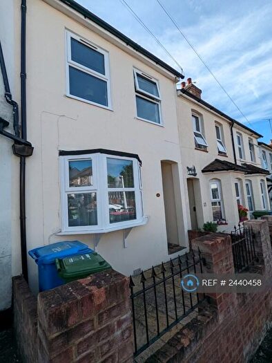 3 Bedroom Terraced House To Rent In Waterloo Road, Aldershot, GU12