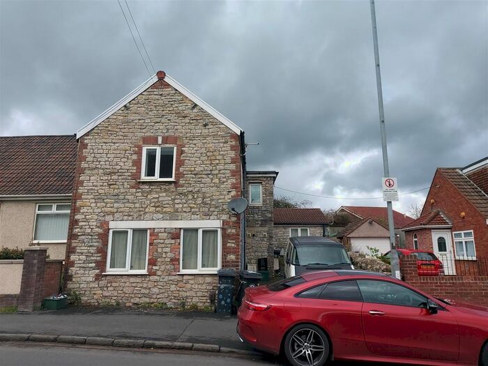 1 Bedroom Flat To Rent In Queens Road, Bishopsworth, Bristol, BS13