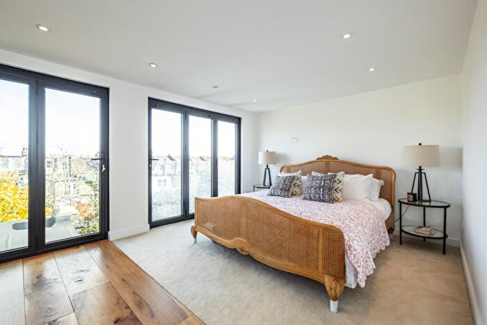 5 Bedroom Terraced House To Rent In Warner Road, London, N8
