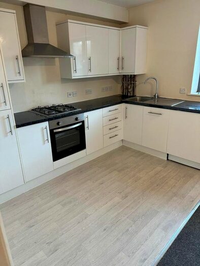 2 Bedroom Flat To Rent In Brookbank Road, London, SE13