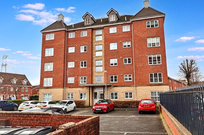 2 Bedroom Flat For Sale In Benn Avenue, Paisley, Renfrewshire, PA1