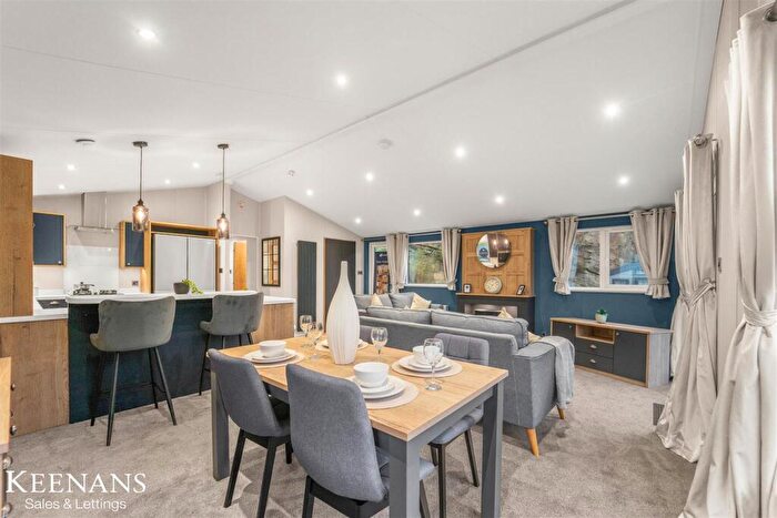 2 Bedroom Park Home For Sale In Higher Road, Longridge, PR3