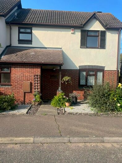 3 Bedroom Detached House To Rent In Farthingale Lane, Waltham Abbey, EN9