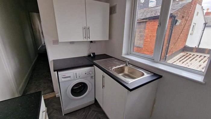 1 Bedroom Flat To Rent In Poplar Road, Smethwick, B66