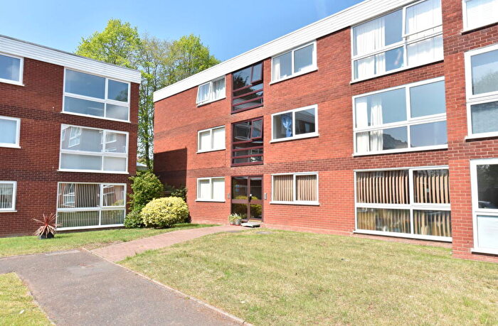 2 Bedroom Flat For Sale In Wordsley, Ingatestone Drive, DY8