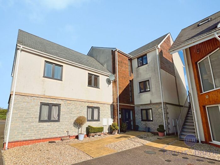 2 Bedroom Flat For Sale In Mitchell Gardens, Axminster, EX13