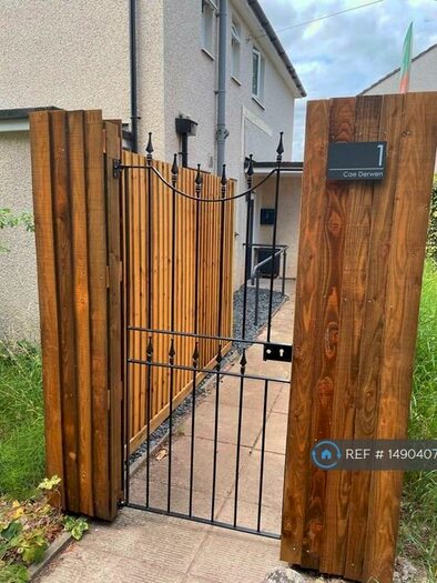 2 Bedroom Flat To Rent In Cae Derwen, Two Locks, Cwmbran, NP44