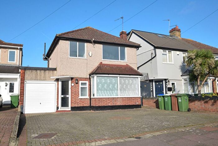 3 Bedroom Detached House To Rent In Raeburn Road, Sidcup, DA15