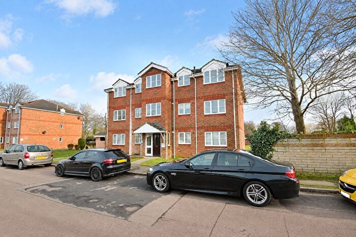 2 Bedroom Flat To Rent In Sylvan Court, Sherborne Road, Farnborough, Hampshire, GU14