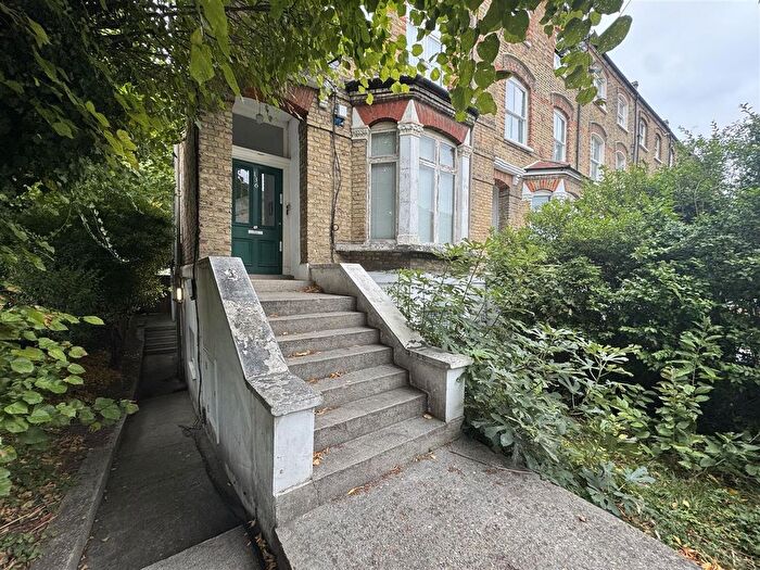 2 Bedroom Flat To Rent In Tufnell Park Road, Islington, N7