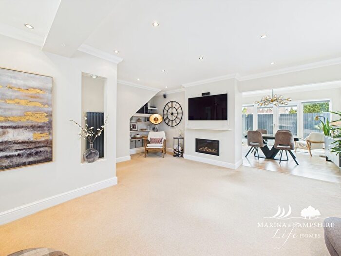 4 Bedroom Detached House For Sale In Bellair Rd, Havant, PO9
