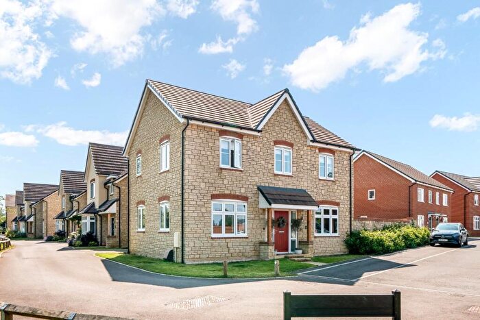 4 Bedroom House For Sale In Blackberry Grove, Cam, GL11