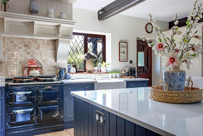 4 Bedroom Detached House For Sale In South Farm Lane, Langton Green, Tunbridge Wells, Kent, TN3