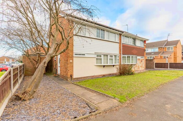 3 Bedroom Semi-Detached House To Rent In Clyde Mews, Pensnett, Brierley Hill DY5