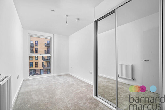 2 Bedroom Apartment To Rent In Hendon Waterside, Moorhen Drive, Hendon, NW9