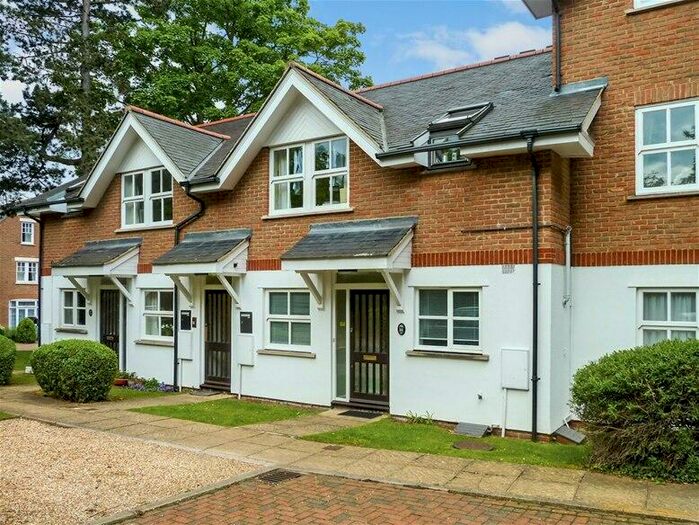 2 Bedroom Maisonette To Rent In Milton Road, Harpenden, AL5