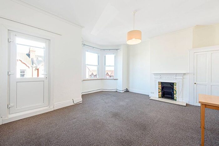 2 Bedroom Flat To Rent In Bulwer Road, New Barnet, Barnet, EN5