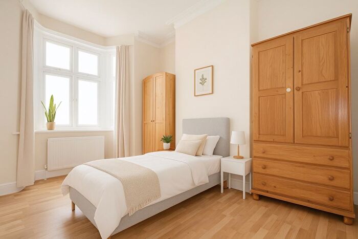 5 Bedroom Terraced House To Rent In Glenwood Road, London, N15