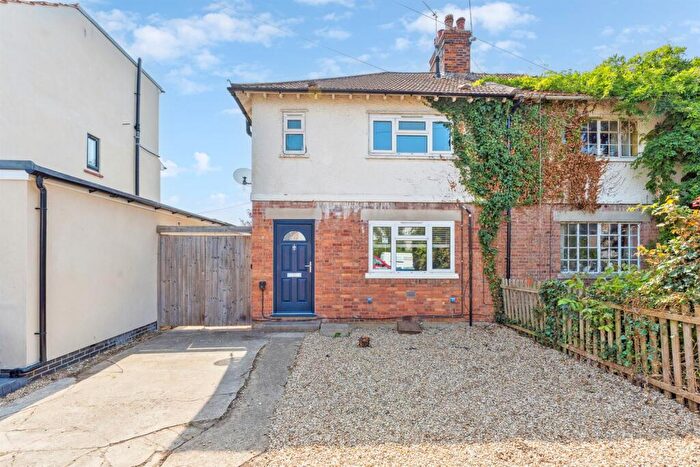 3 Bedroom Semi-Detached House To Rent In Swinburne Road, Oxford, OX4