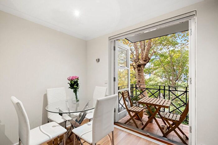 1 Bedroom Flat For Sale In Brompton Park Crescent, Fulham, SW6