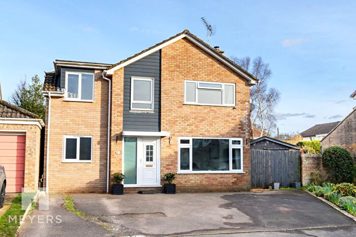 4 Bedroom Detached House For Sale In Hudson Close, Ringwood, BH24