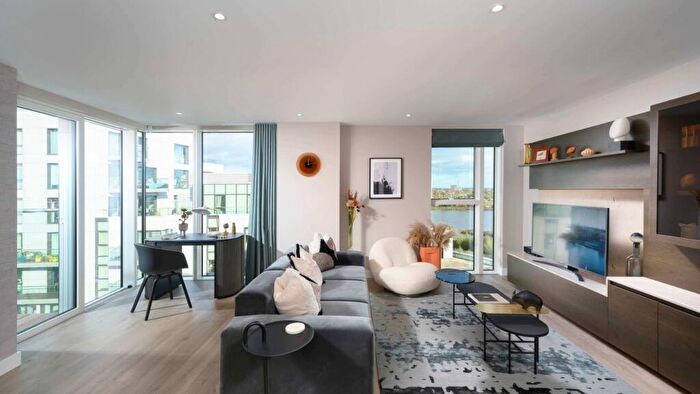 1 Bedroom Flat For Sale In Woodberry Down, Finsbury Park, N4