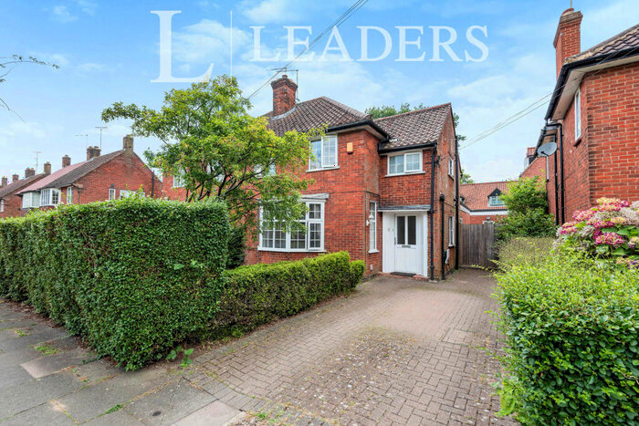 3 Bedroom Semi-Detached House To Rent In Longcroft Lane, Welwyn Garden City, AL8