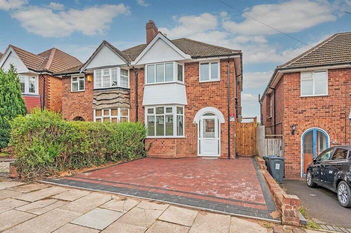 3 Bedroom Semi-Detached House To Rent In Acheson Road, Hall Green, Birmingham, B28