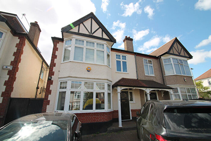 5 Bedroom Semi-Detached House For Sale In Seagry Road, London, E11