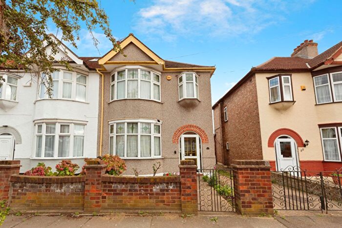 3 Bedroom Semi Detached House For Sale In Donington Avenue, Ilford, IG6