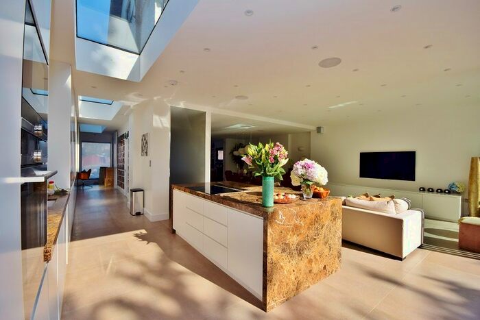 5 Bedroom Semi-Detached House To Rent In Friars Place Lane, London, W3